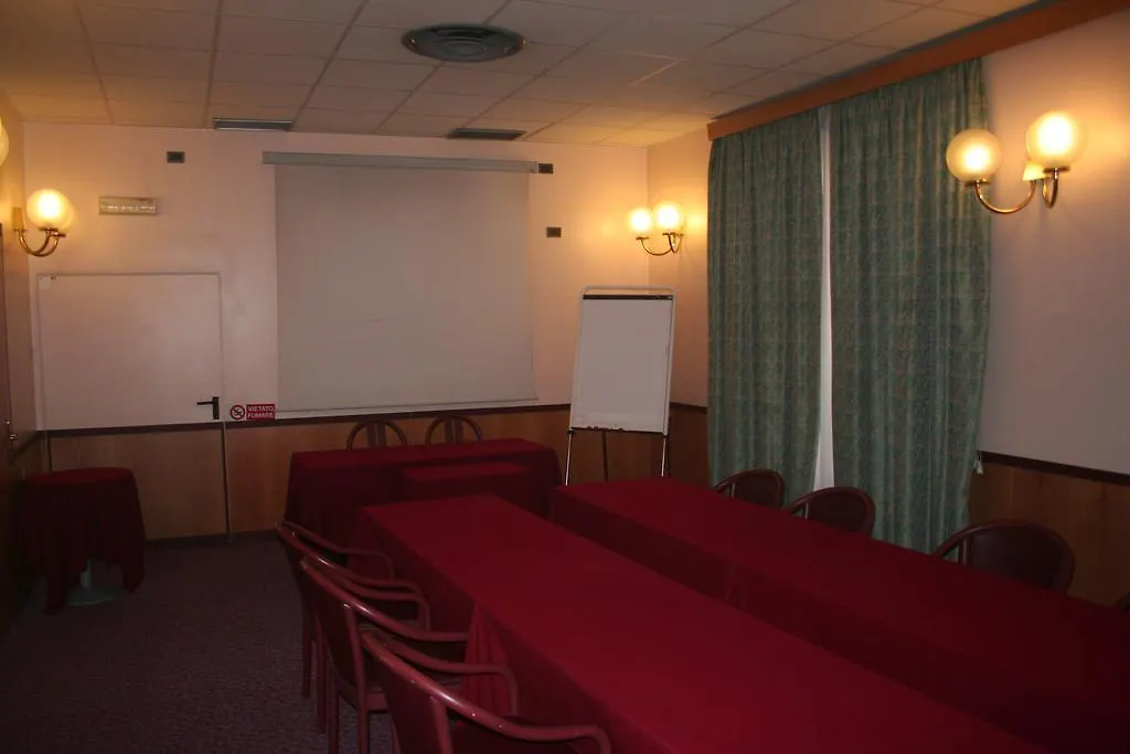 Albert Hotel Milan 3*,  Italy