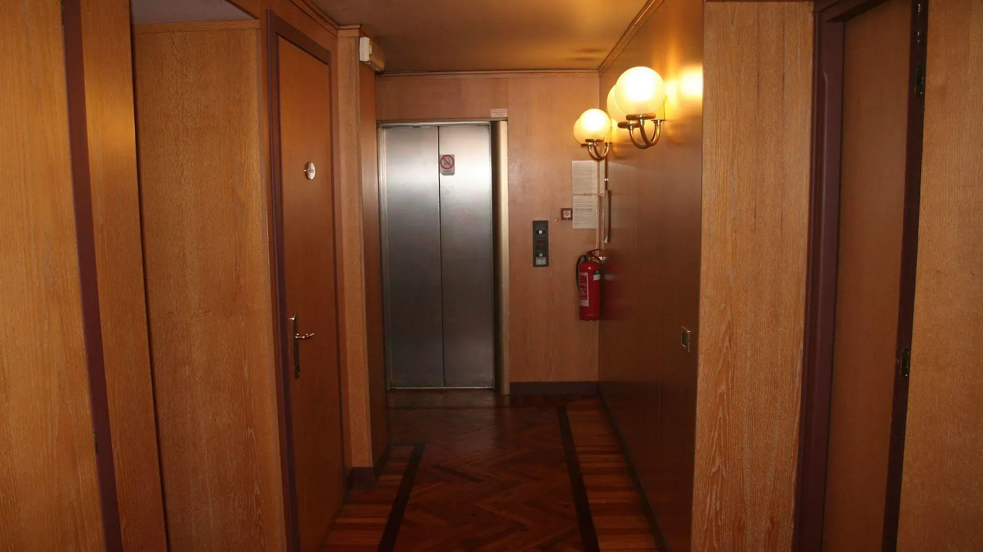 Albert Hotel Milan 3*,